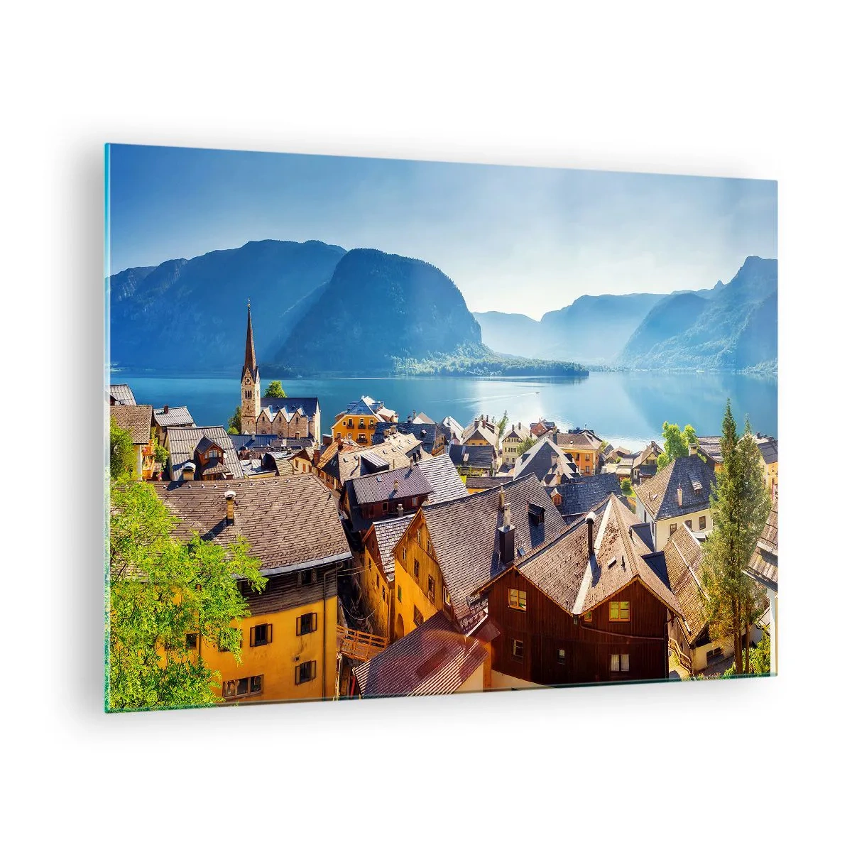 Billede på glas - En malerisk by ved en sø omgivet af bjerge - 70x50cm - Det kunne ikke være mere malerisk - Moderne vægdekoration til stue og soveværelse ARTTOR