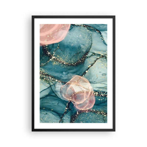 Plakat i sort ramme - En abstrakt komposition i nuancer af turkis og guld. - 50x70cm - Silkeblå, tyl lyserød - Moderne vægdekoration til stue og soveværelse ARTTOR