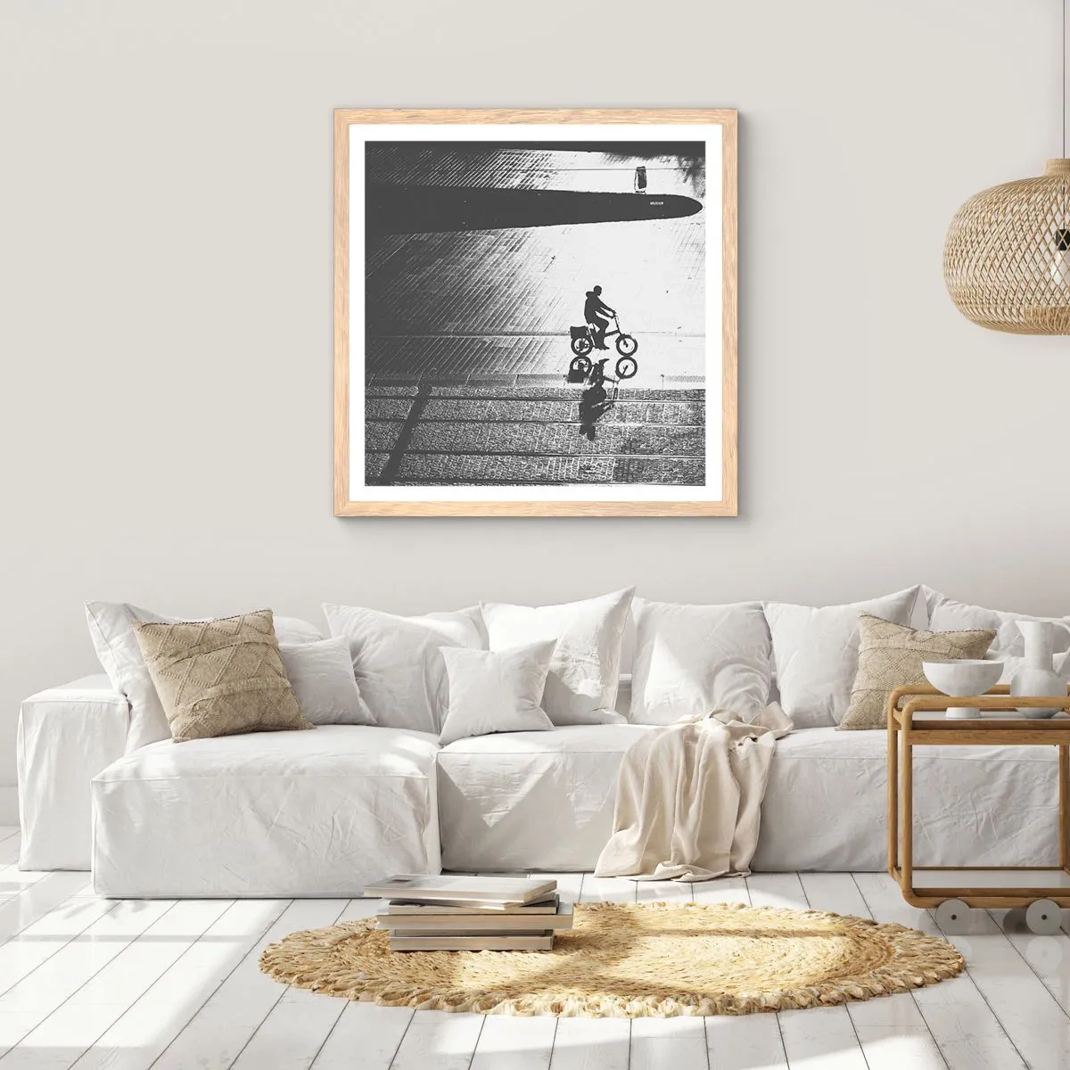 Plakat i ramme af lyst egetræ - Fremad, gennem byen - 50x50 cm