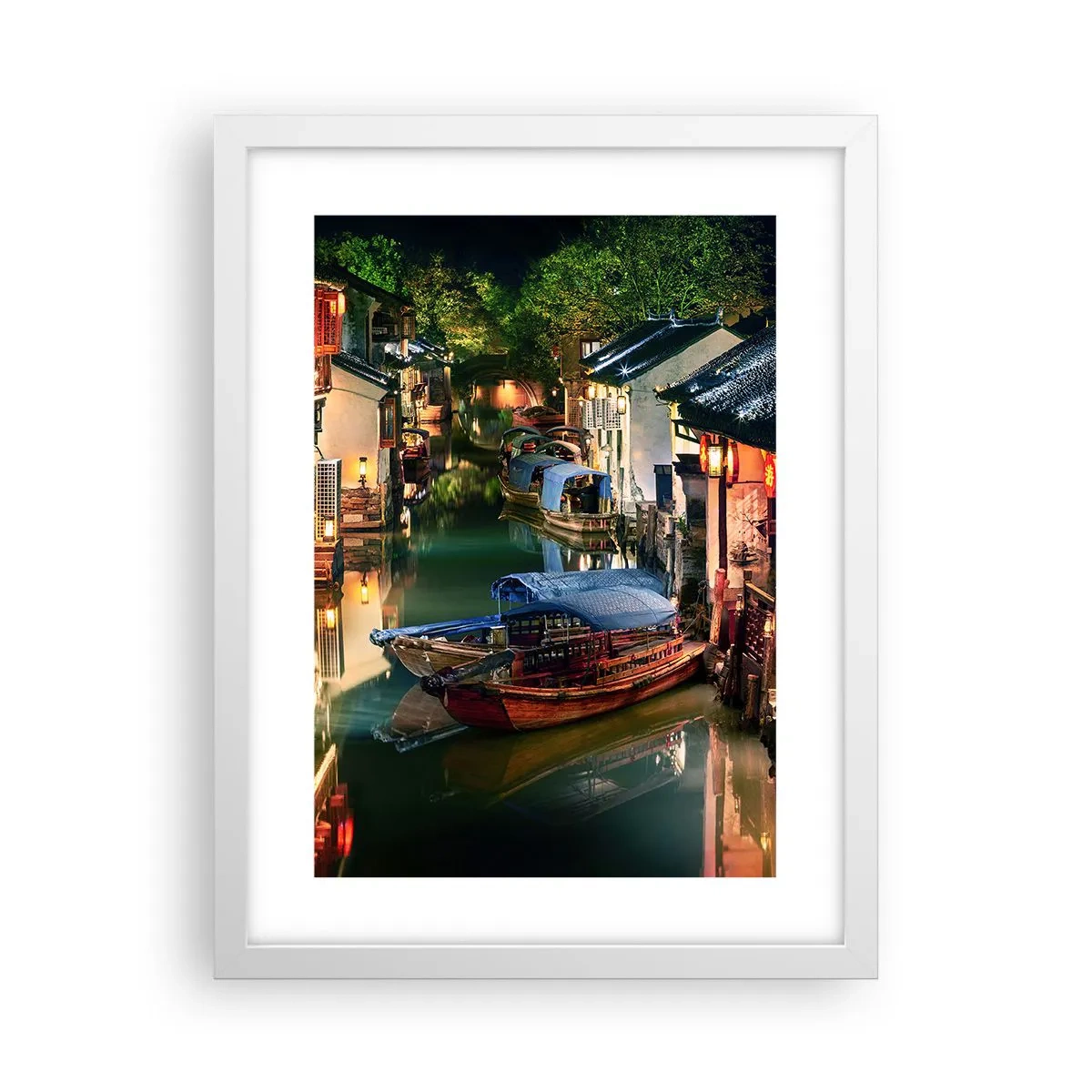 Plakat i hvid ramme - En aften på en kinesisk gade - 30x40 cm