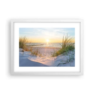 Plakat i hvid ramme - Havet brummer, fuglene synger, en vild strand midt i græsset.... - 40x30 cm