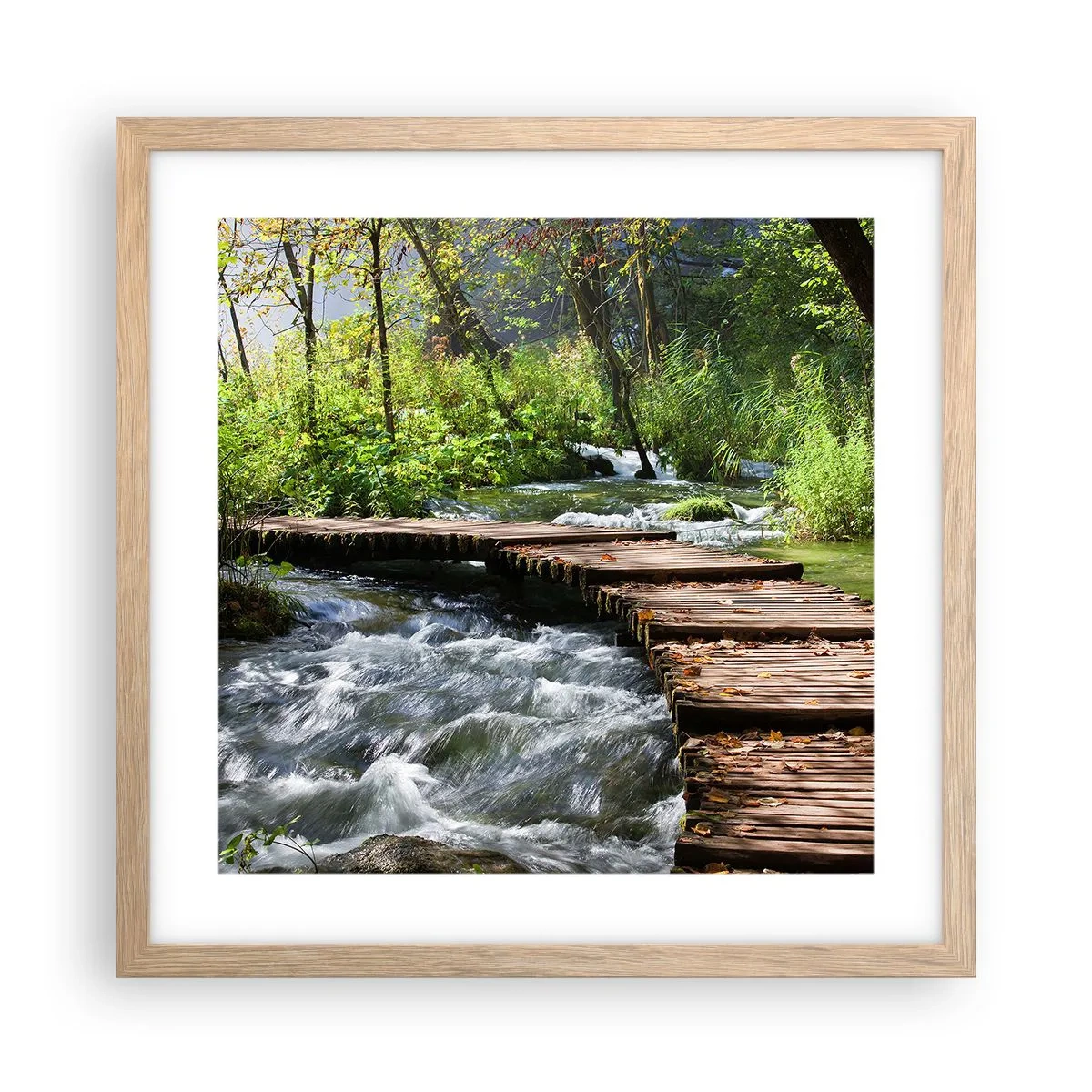 Plakat i ramme af lyst egetræ - Over en skummende kaskade - 40x40 cm