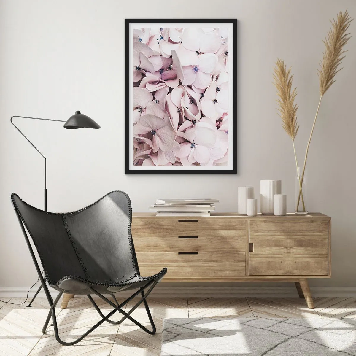 Plakat i sort ramme - I en flod af blomster - 70x100 cm