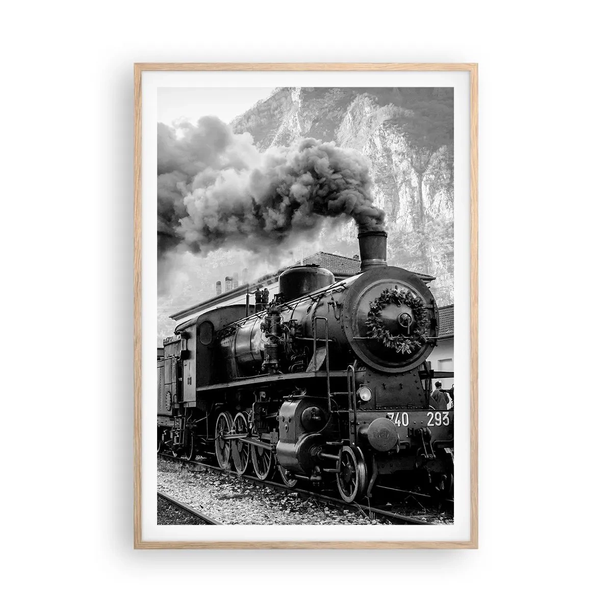 Plakat i ramme af lyst egetræ - Står på stationen... - 70x100 cm