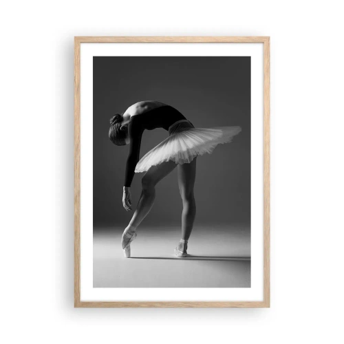 Plakat i ramme af lyst egetræ - Bella balerina - 50x70 cm