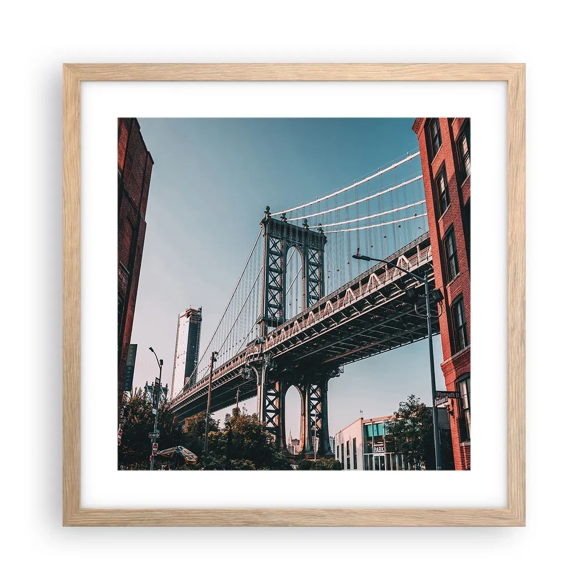 Plakat i ramme af lyst egetræ - Over byens bølger - 40x40 cm