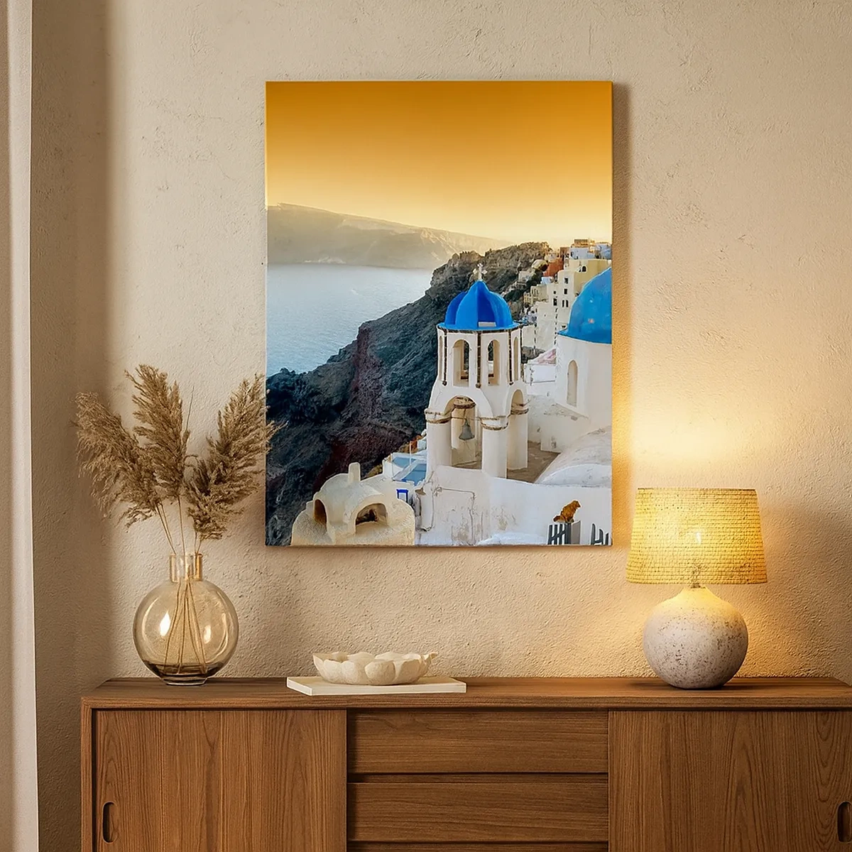 Lærredstryk - Billede på lærred - Santorini - omfavnet af klipperne - 50x70 cm