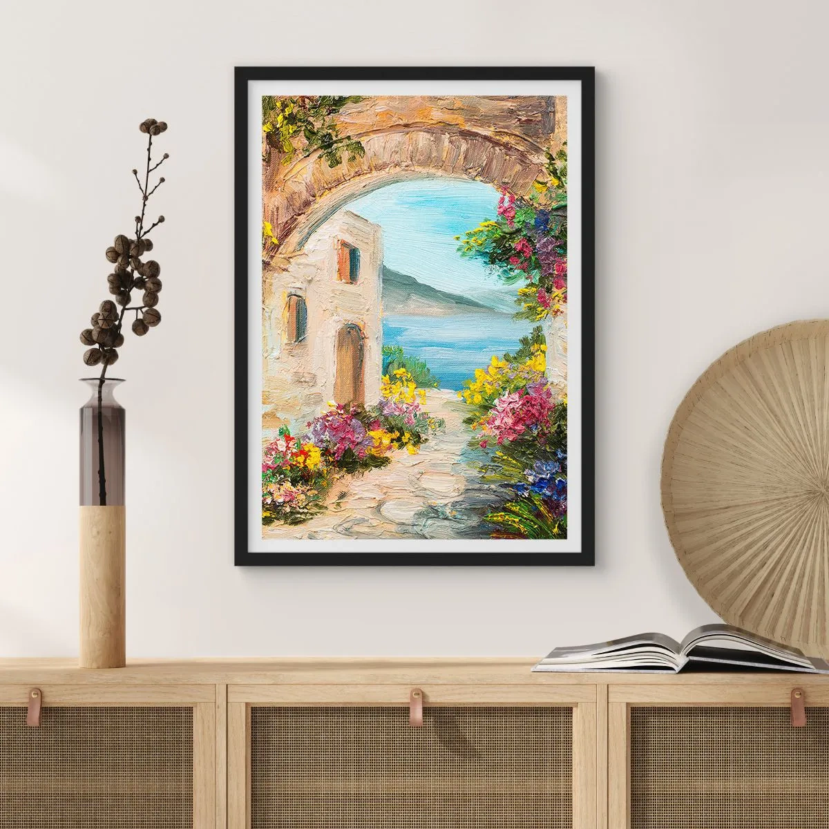 Plakat i sort ramme - Stenbue med udsigt over havet - 50x70cm - Charmen af kystlandskabet - Moderne vægdekoration til stue og soveværelse ARTTOR