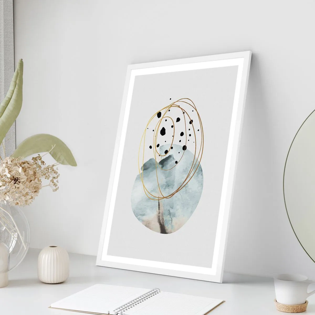 Plakat i hvid ramme - I rummets favntag - 70x100 cm