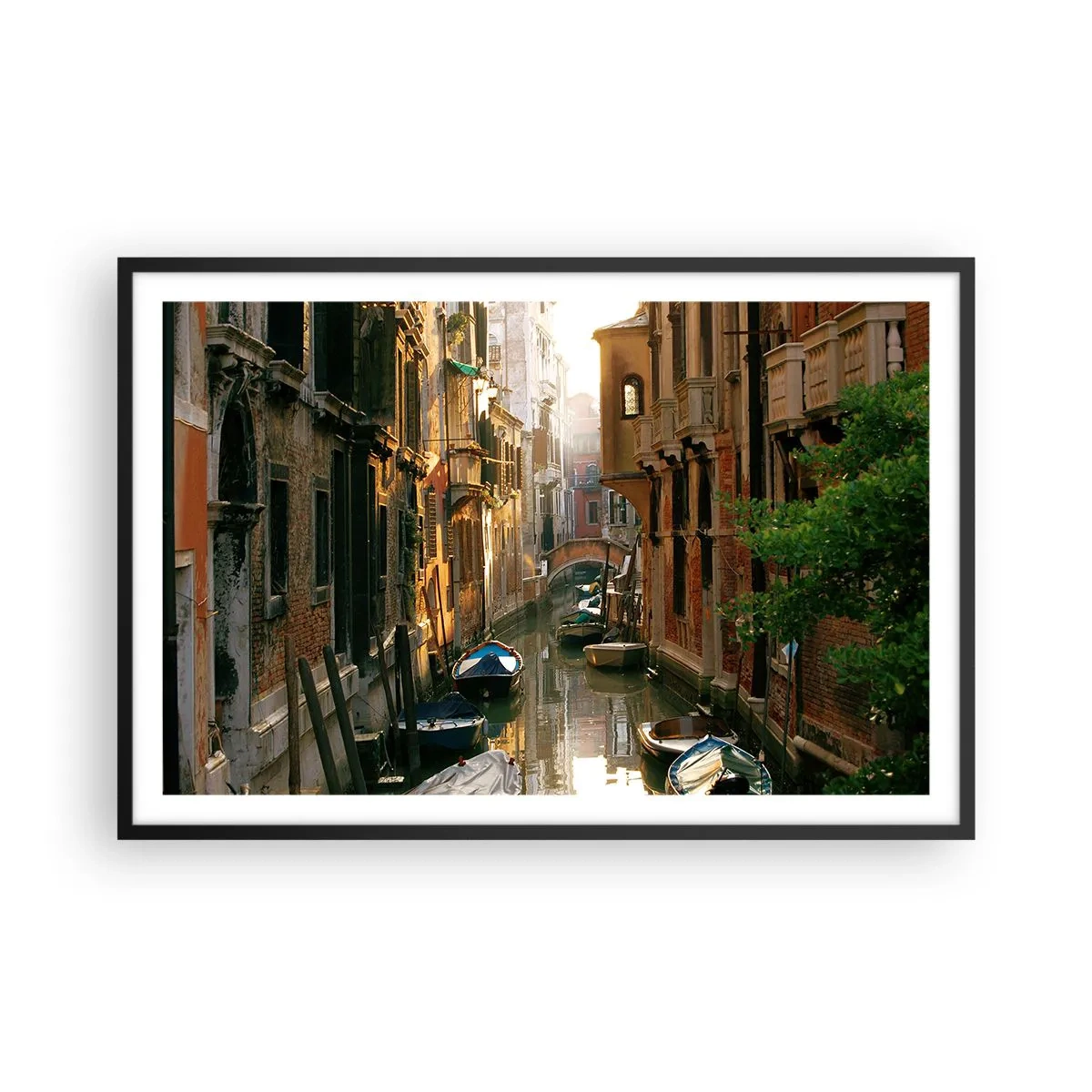 Plakat i sort ramme - I en venetiansk baggyde - 91x61 cm