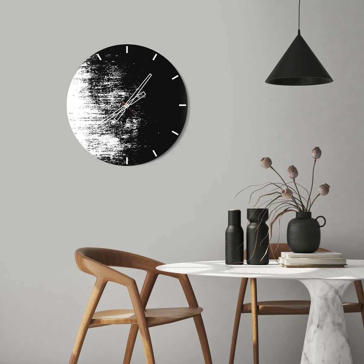 Vægur, Uret - Sort-hvid abstrakt med penselstrøgseffekt - 30x30cm - Og vinderen er... - Moderne vægdekoration til stue, køkken og soveværelse ARTTOR