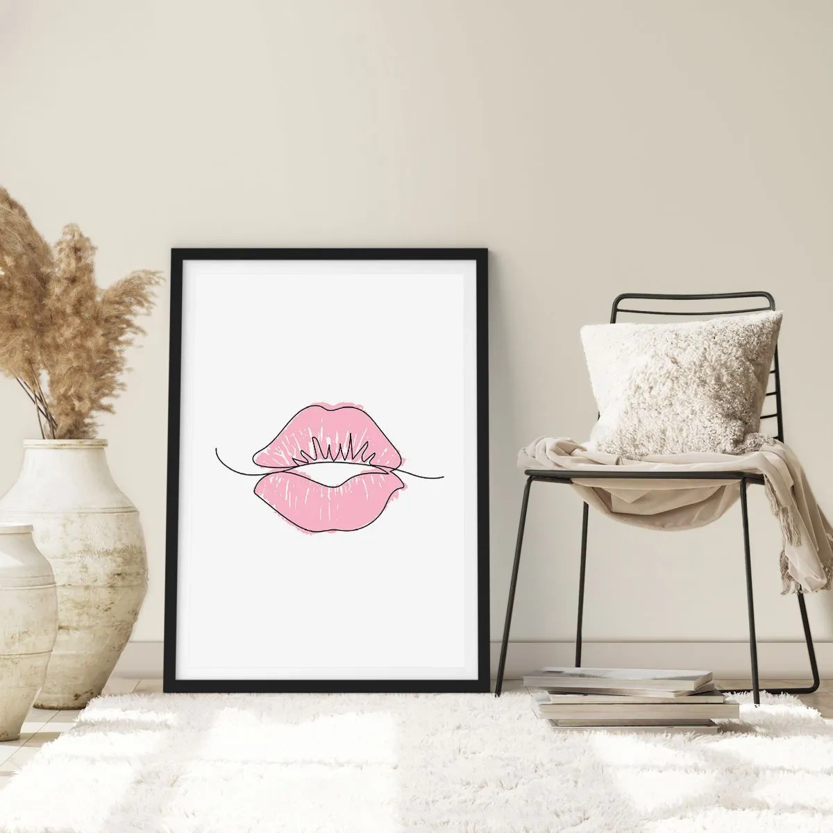 Plakat i sort ramme - Minimalistisk illustration af lyserøde læber på en hvid baggrund - 50x70cm - Klar til at kysse? - Moderne vægdekoration til stue og soveværelse ARTTOR