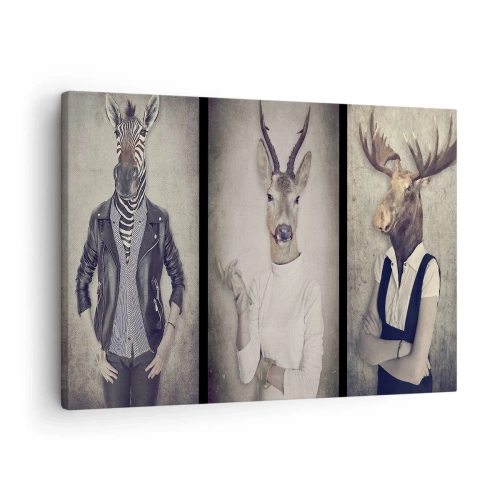 Lærredstryk - Billede på lærred - Triptykon med dyrefigurer i mennesketøj mod en kunstnerisk baggrund - 70x50cm - Lad gestikulationerne tale - Moderne vægdekoration til stue og soveværelse ARTTOR