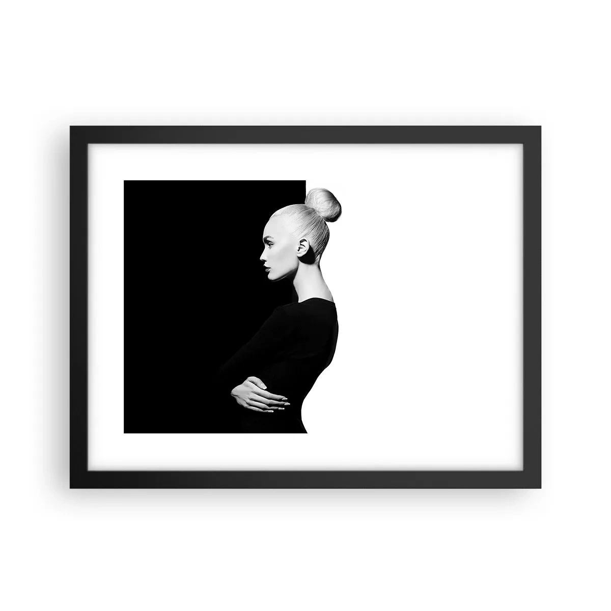 Plakat i sort ramme - Blot en kvinde - 40x30 cm