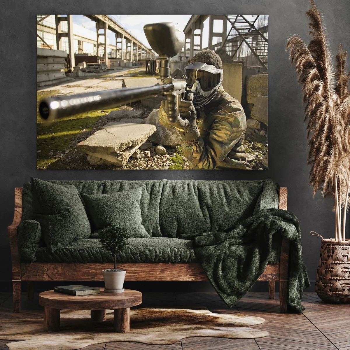 Lærredstryk - Billede på lærred - En paintballspiller i camouflageudstyr sigter mod en markør - 70x50cm - Og du kan blive en helt - Moderne vægdekoration til stue og soveværelse ARTTOR
