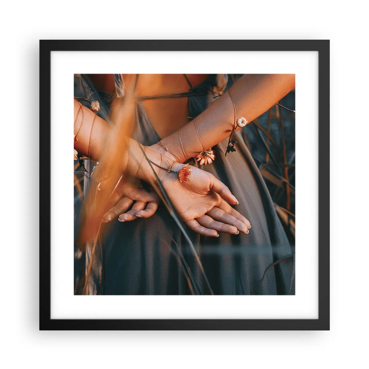 Plakat i sort ramme - Forbundet med naturen - 40x40 cm