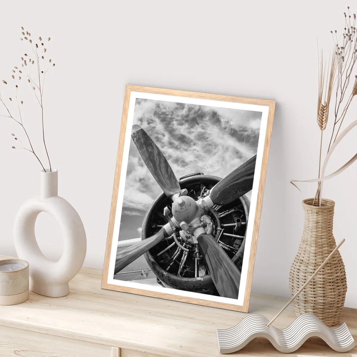 Plakat i ramme af lyst egetræ - Himmelens erobrer - 50x70 cm