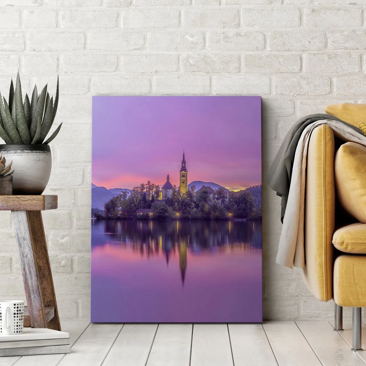 Lærredstryk - Billede på lærred - Eventyrlig ø i skumringen - 50x70 cm