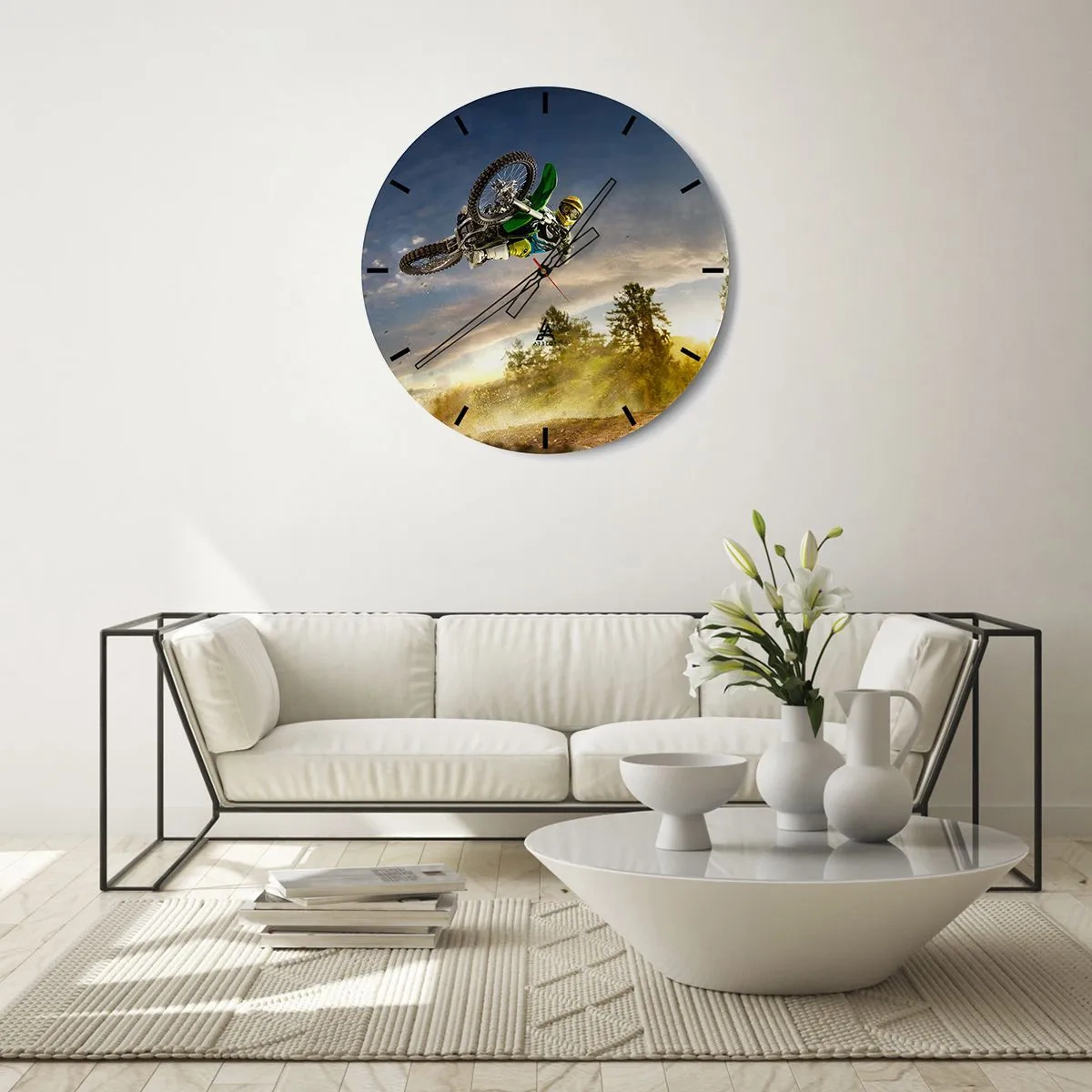 Vægur, Uret - Motocross med den nedgående sol som baggrund - 30x30cm - Tænd for dine følelser! - Moderne vægdekoration til stue, køkken og soveværelse ARTTOR
