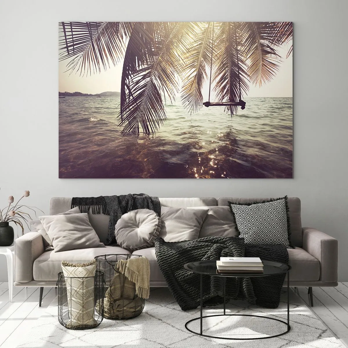 Billede på glas - En strand med palmer og en gynge over et roligt hav - 70x50cm - Du kan svæve i skyerne efter behag - Moderne vægdekoration til stue og soveværelse ARTTOR
