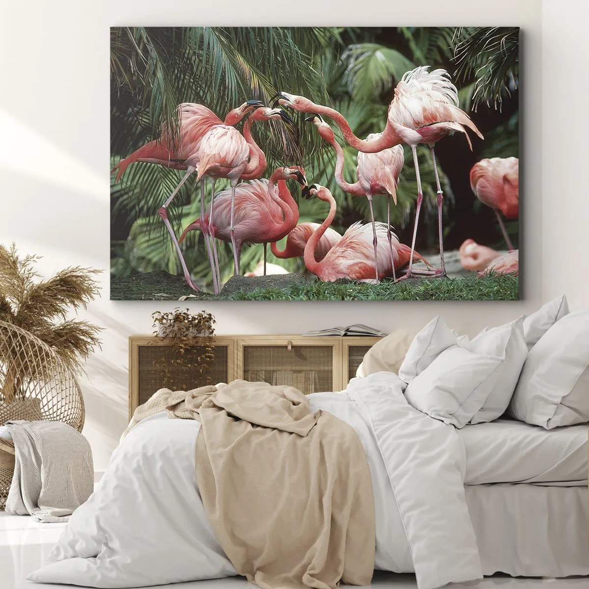 Lærredstryk - Billede på lærred - En gruppe flamingoer i tropiske omgivelser omgivet af palmer - 70x50cm - Sladder om eftermiddagen - Moderne vægdekoration til stue og soveværelse ARTTOR
