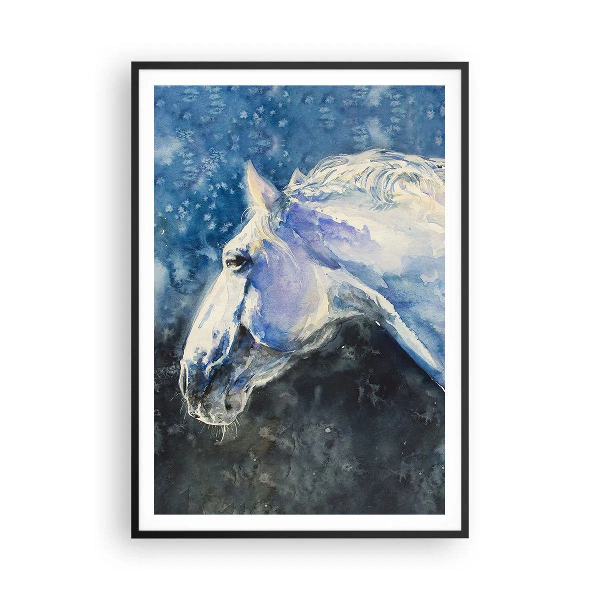Plakat i sort ramme - Portræt i et blåt skær - 70x100 cm