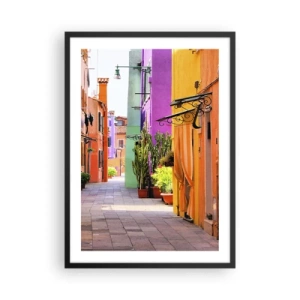 Plakat i sort ramme - En farverig gade med planter og livlige bygningsfacader - 50x70cm - Regnbue gyde - Moderne vægdekoration til stue og soveværelse ARTTOR