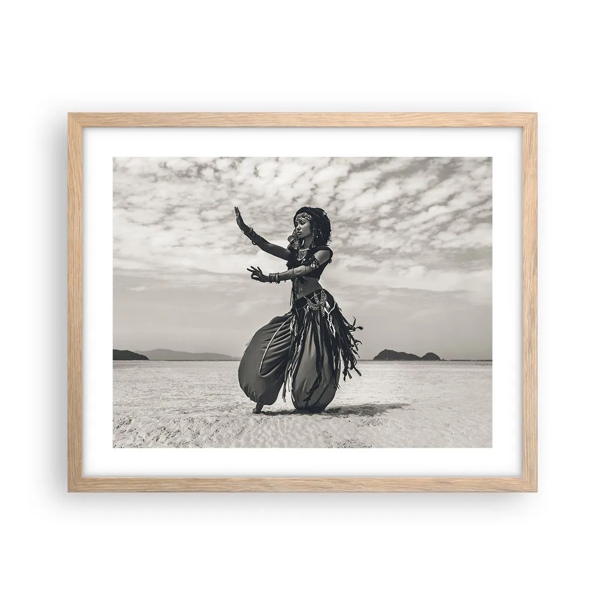 Plakat i ramme af lyst egetræ - Dans på de sydlige øer - 50x40 cm