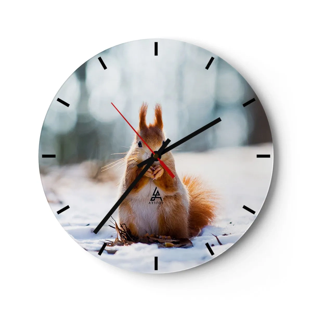 Vægur, Uret - Et egern i sneen i et vinterlandskab - 30x30cm - Og hvad kigger du på? - Moderne vægdekoration til stue, køkken og soveværelse ARTTOR