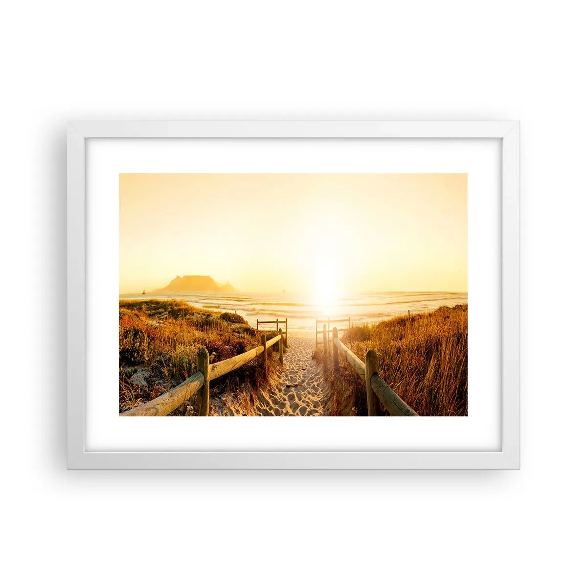 Plakat i hvid ramme - Over klitten, mod solen - 40x30 cm