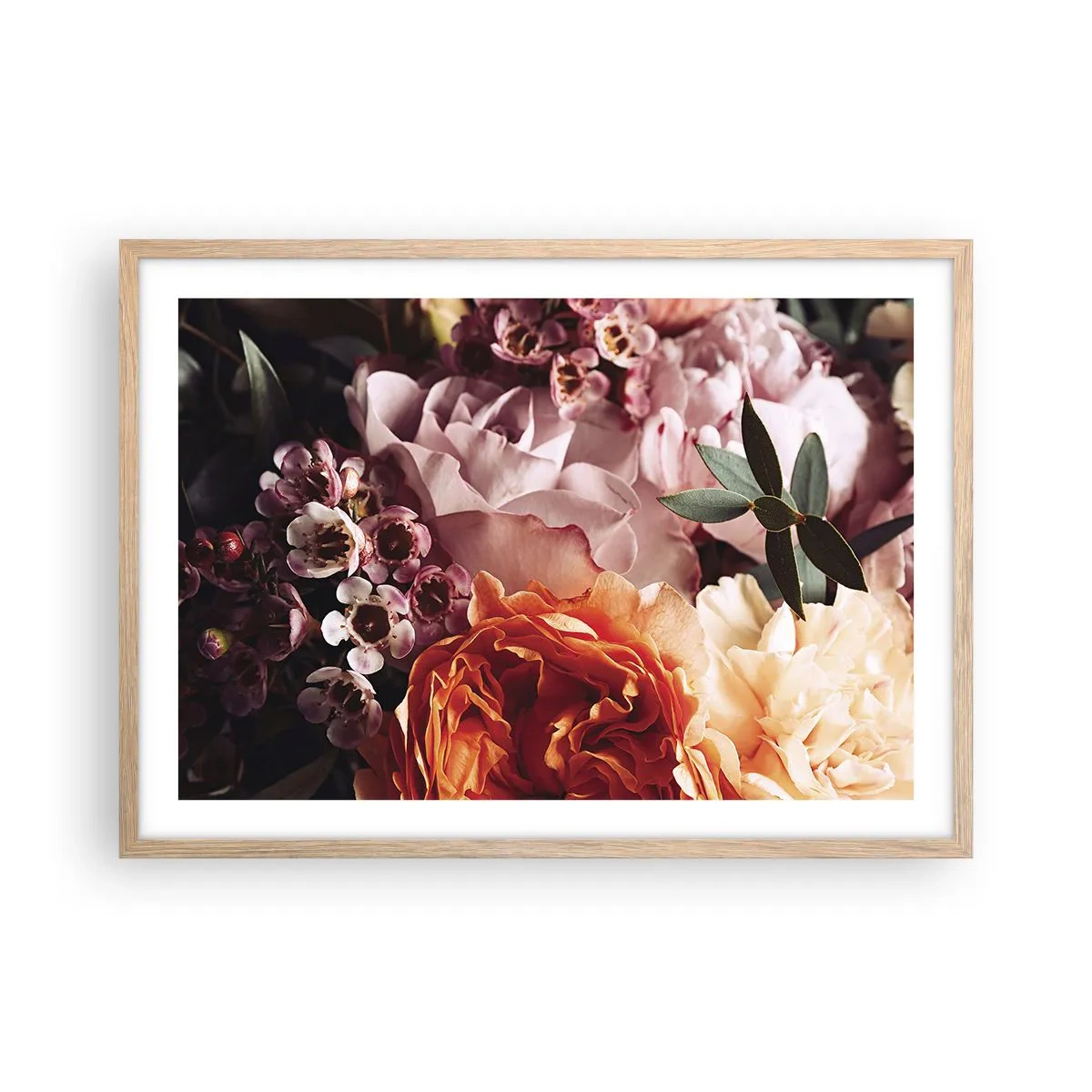 Plakat i ramme af lyst egetræ - Indhyllet i skønhed - 70x50 cm