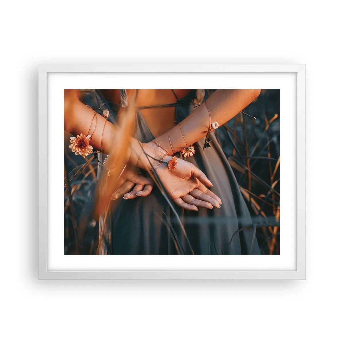 Plakat i hvid ramme - Forbundet med naturen - 50x40 cm