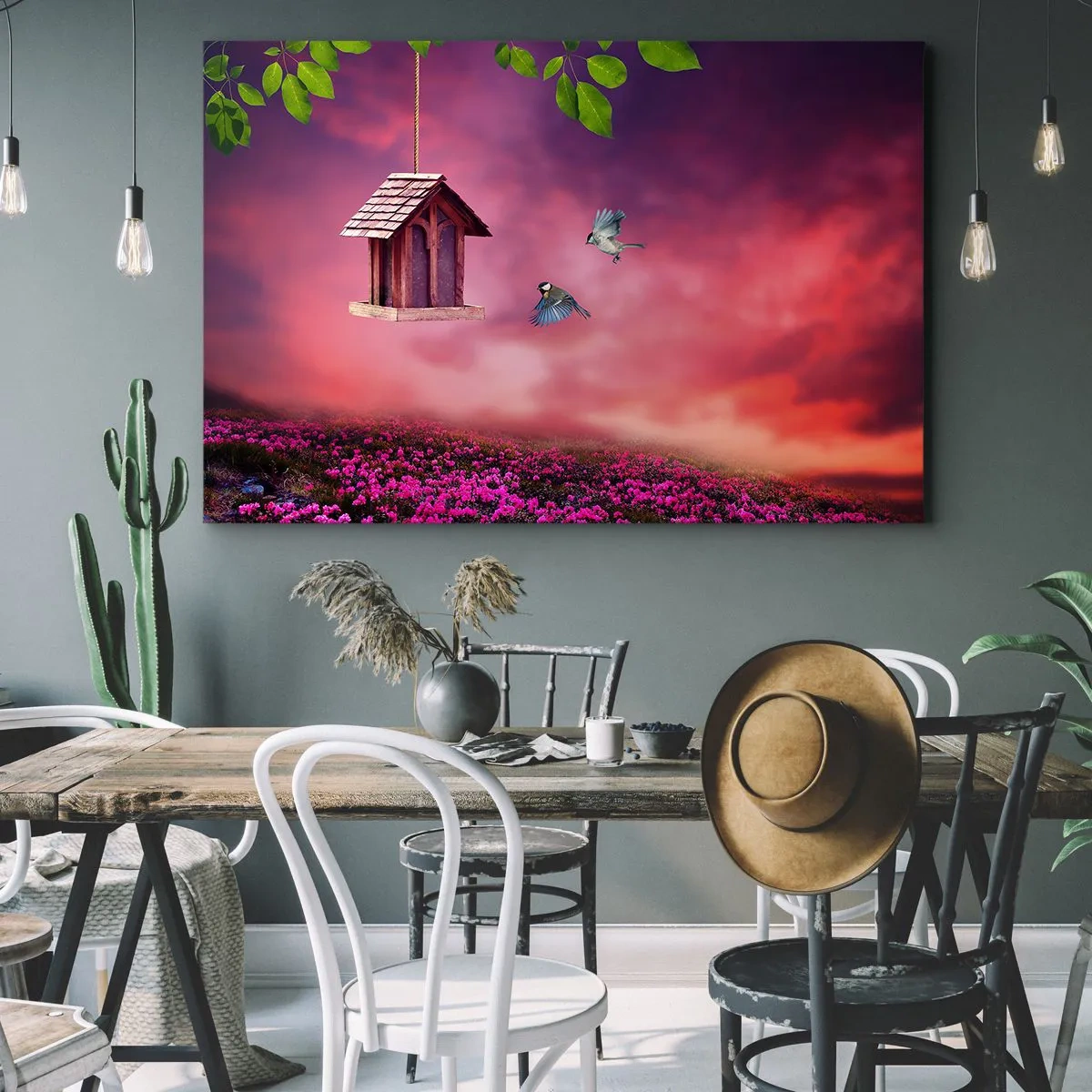 Lærredstryk - Billede på lærred - Et malerisk landskab med et fuglehus og en solnedgang - 70x50cm - Invitation til middag - Moderne vægdekoration til stue og soveværelse ARTTOR