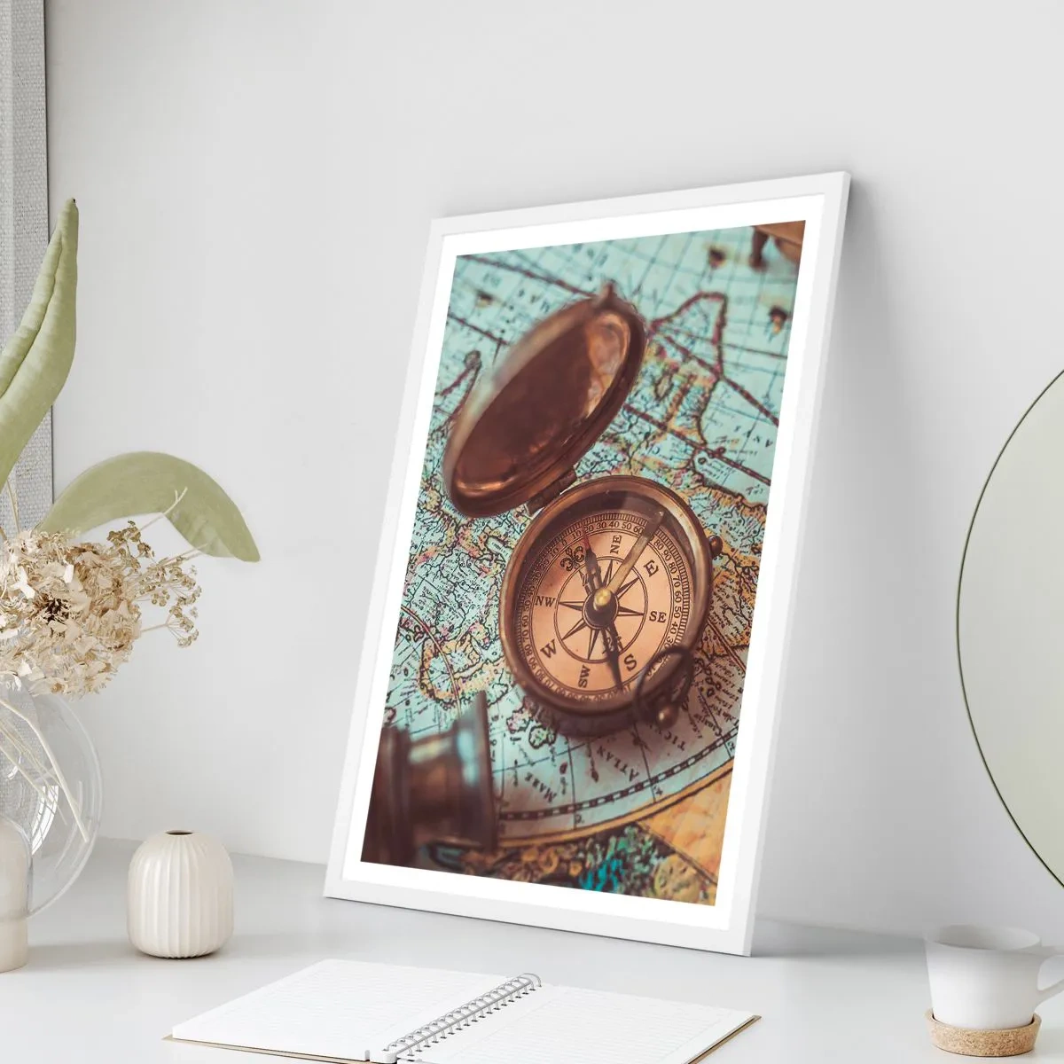 Plakat i hvid ramme - For eventyreren - 61x91 cm