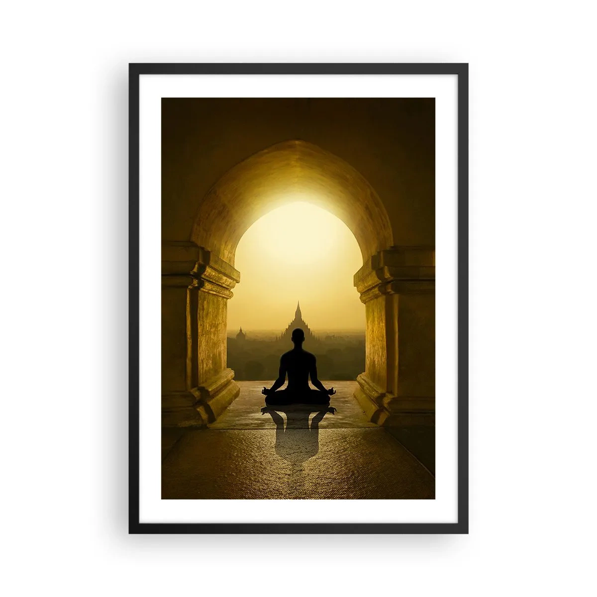 Plakat i sort ramme - En figur, der mediterer i en tempelbue mod den opgående sols baggrund - 50x70cm - Fuldkommen harmoni - Moderne vægdekoration til stue og soveværelse ARTTOR
