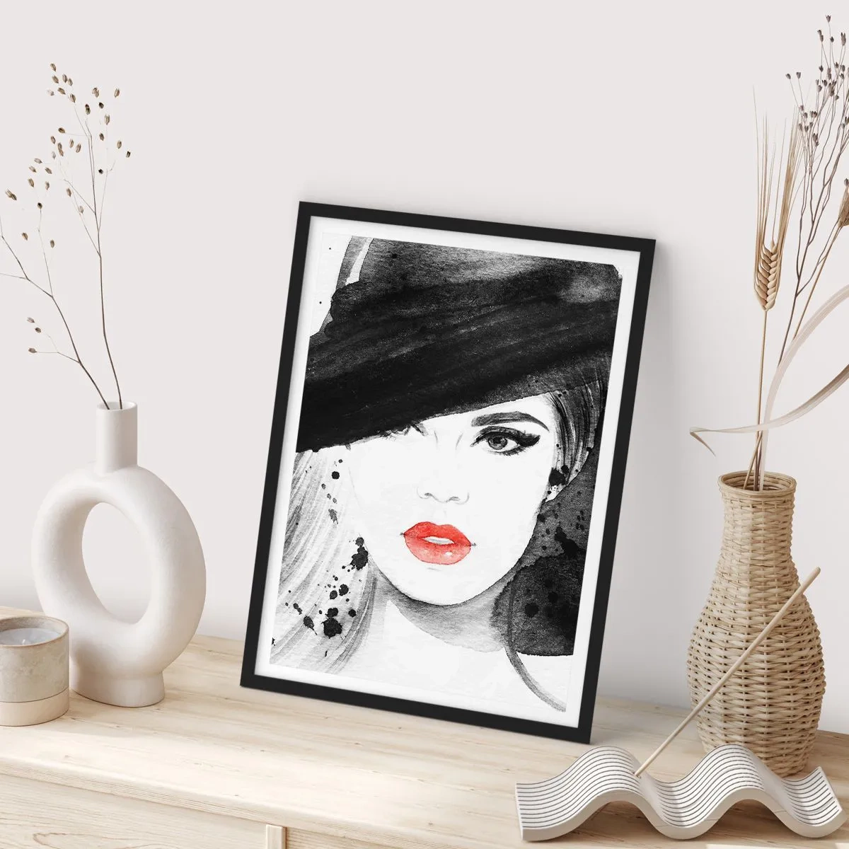 Plakat i sort ramme - Dame i sort - 30x40 cm