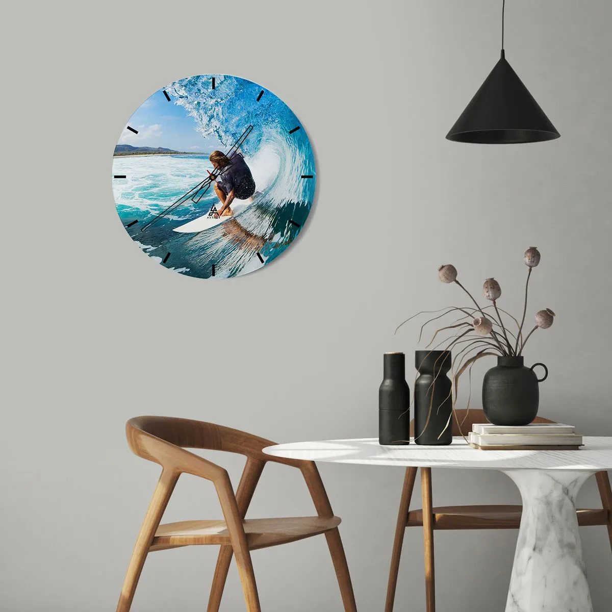 Vægur, Uret - Surfer i vandbølgetunnelen - 30x30cm - Danser med bølgerne - Moderne vægdekoration til stue, køkken og soveværelse ARTTOR