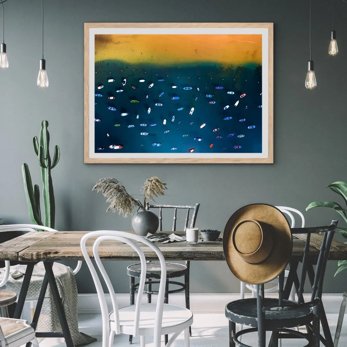 Plakat i ramme af lyst egetræ - En ferieleg - 40x30 cm