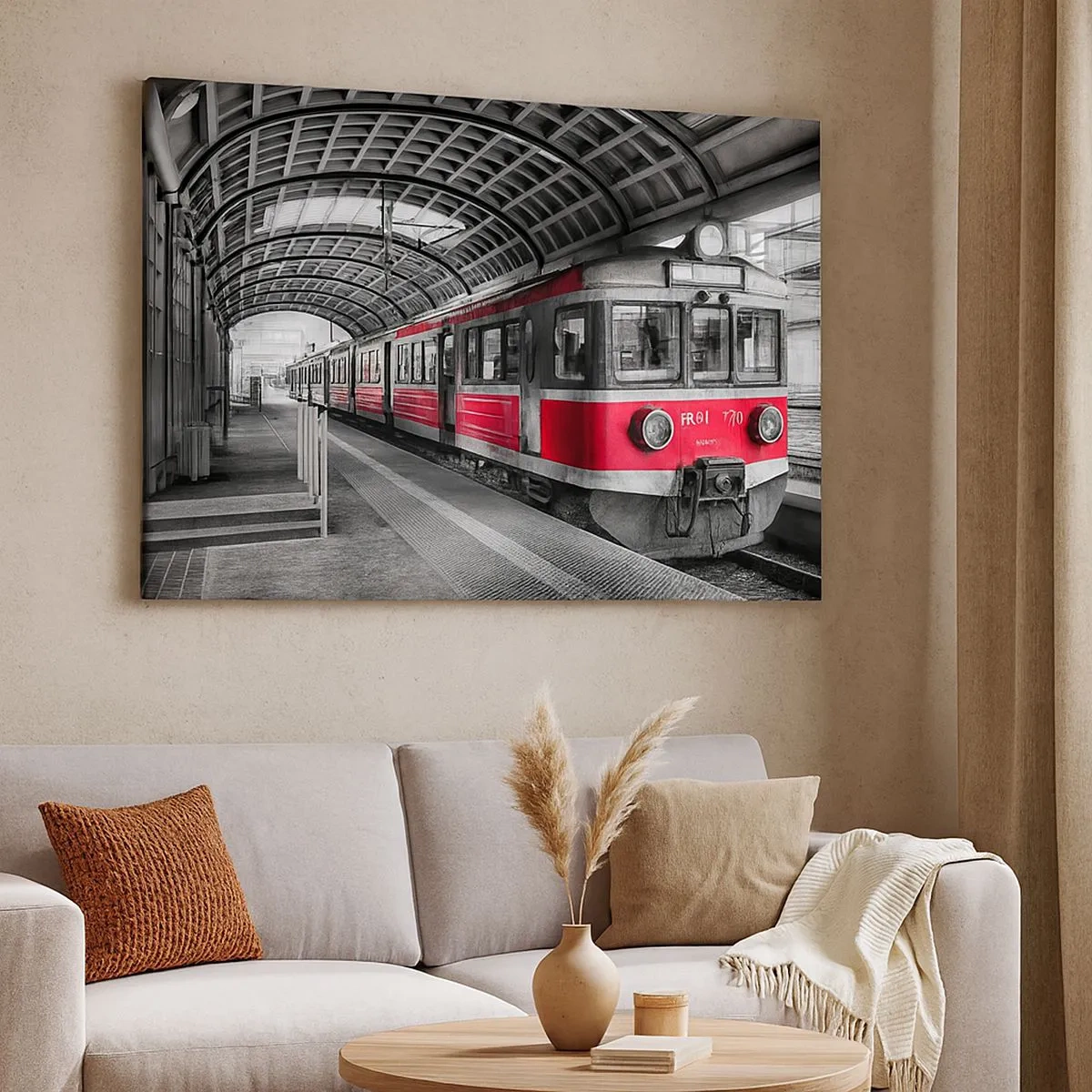Lærredstryk - Billede på lærred - Rødt tog på stationen under et tag - 70x50cm - Måske en rejse for livet? - Moderne vægdekoration til stue og soveværelse ARTTOR