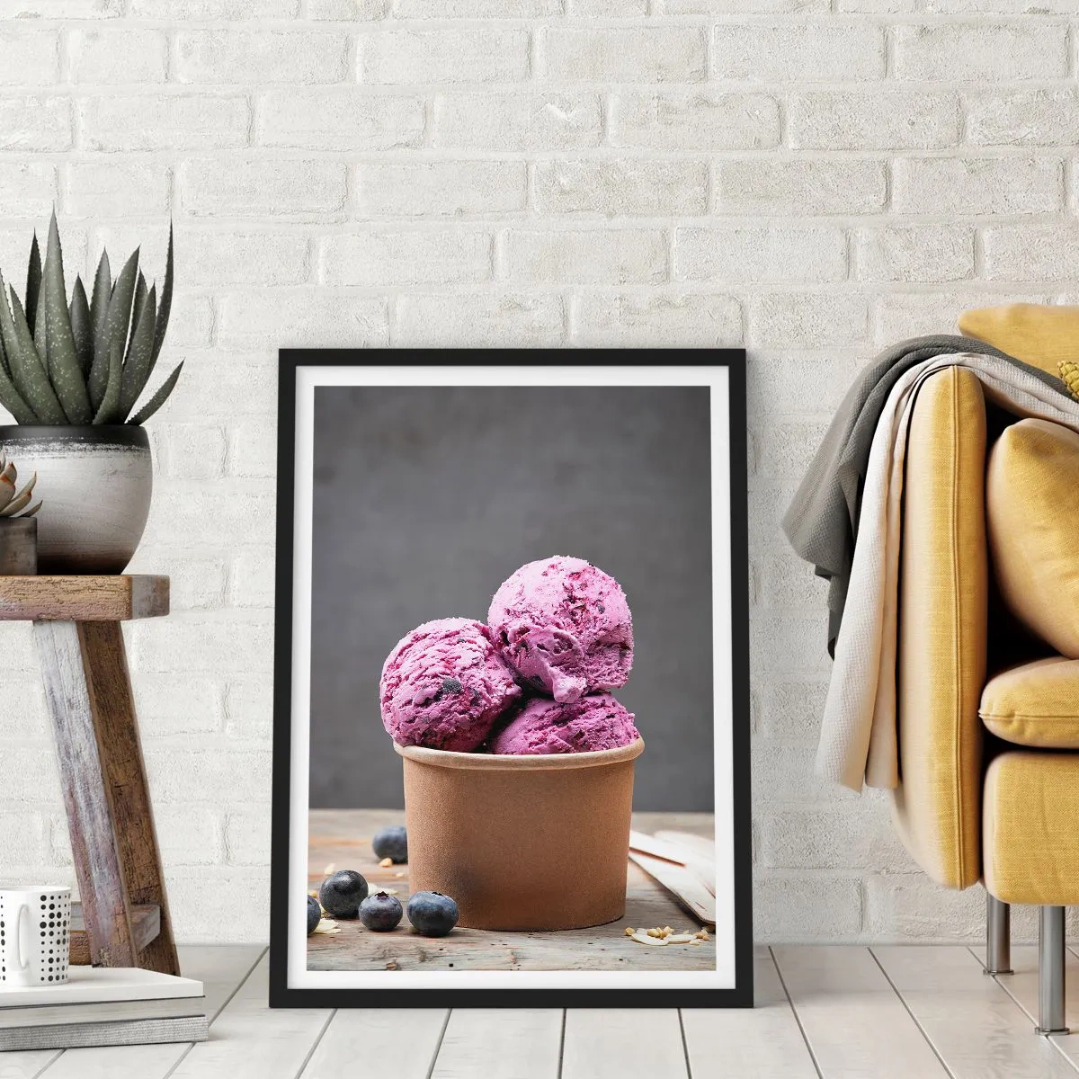 Plakat i sort ramme - Sødme og kølighed - 50x70 cm
