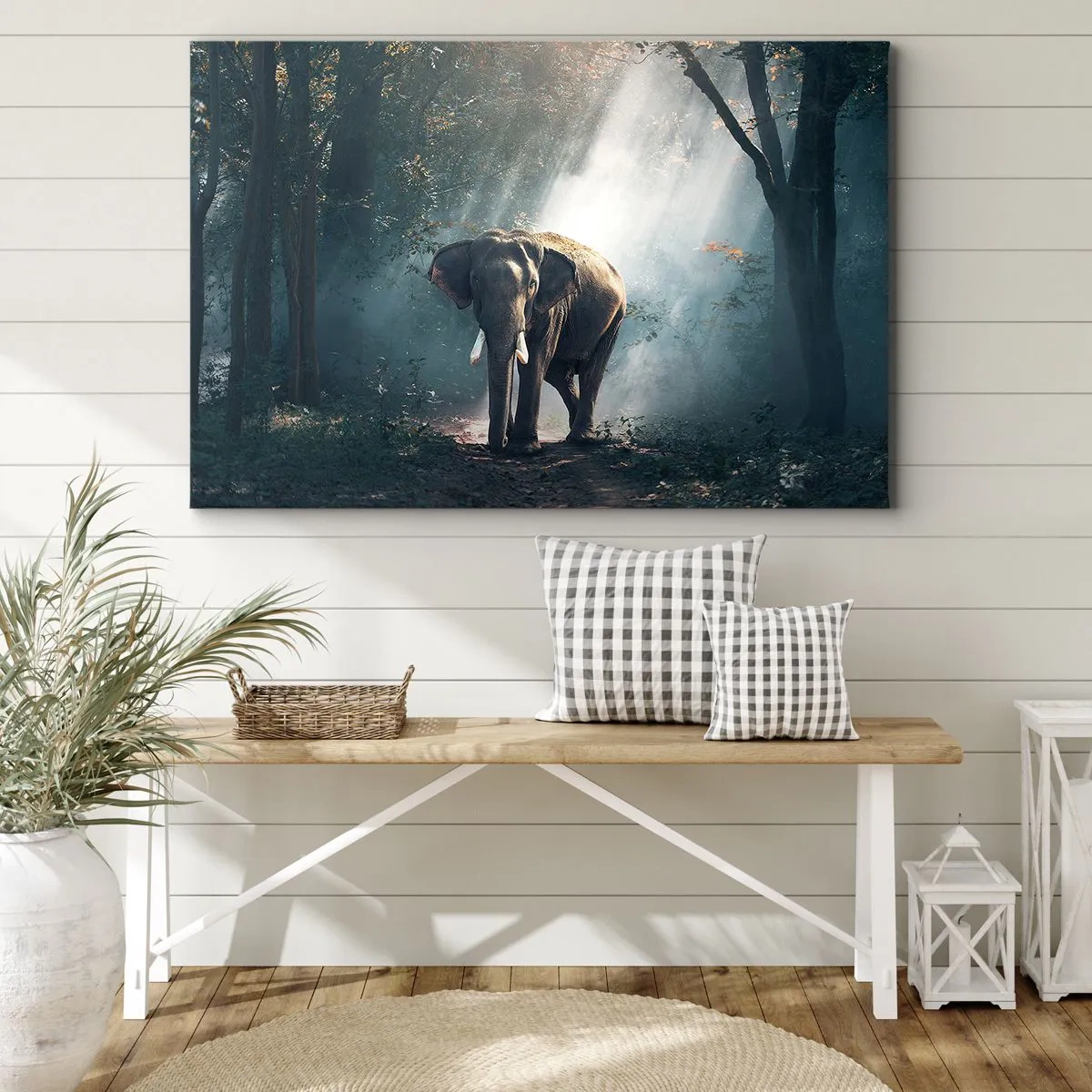 Lærredstryk - Billede på lærred - Elefant i skovlyset - 70x50cm - En fredelig gåtur - Moderne vægdekoration til stue og soveværelse ARTTOR