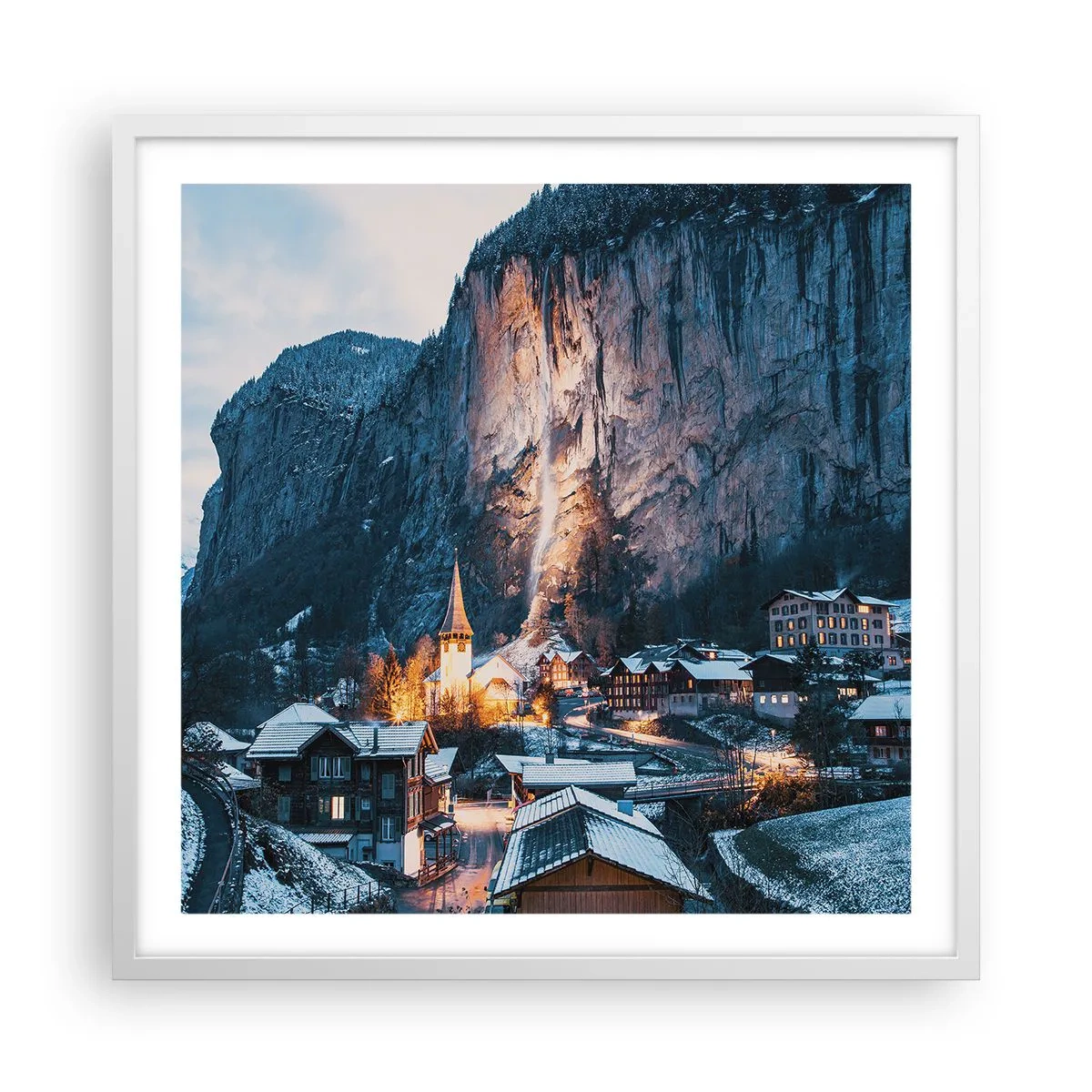 Plakat i hvid ramme - Vinterens lysende ånd - 60x60 cm