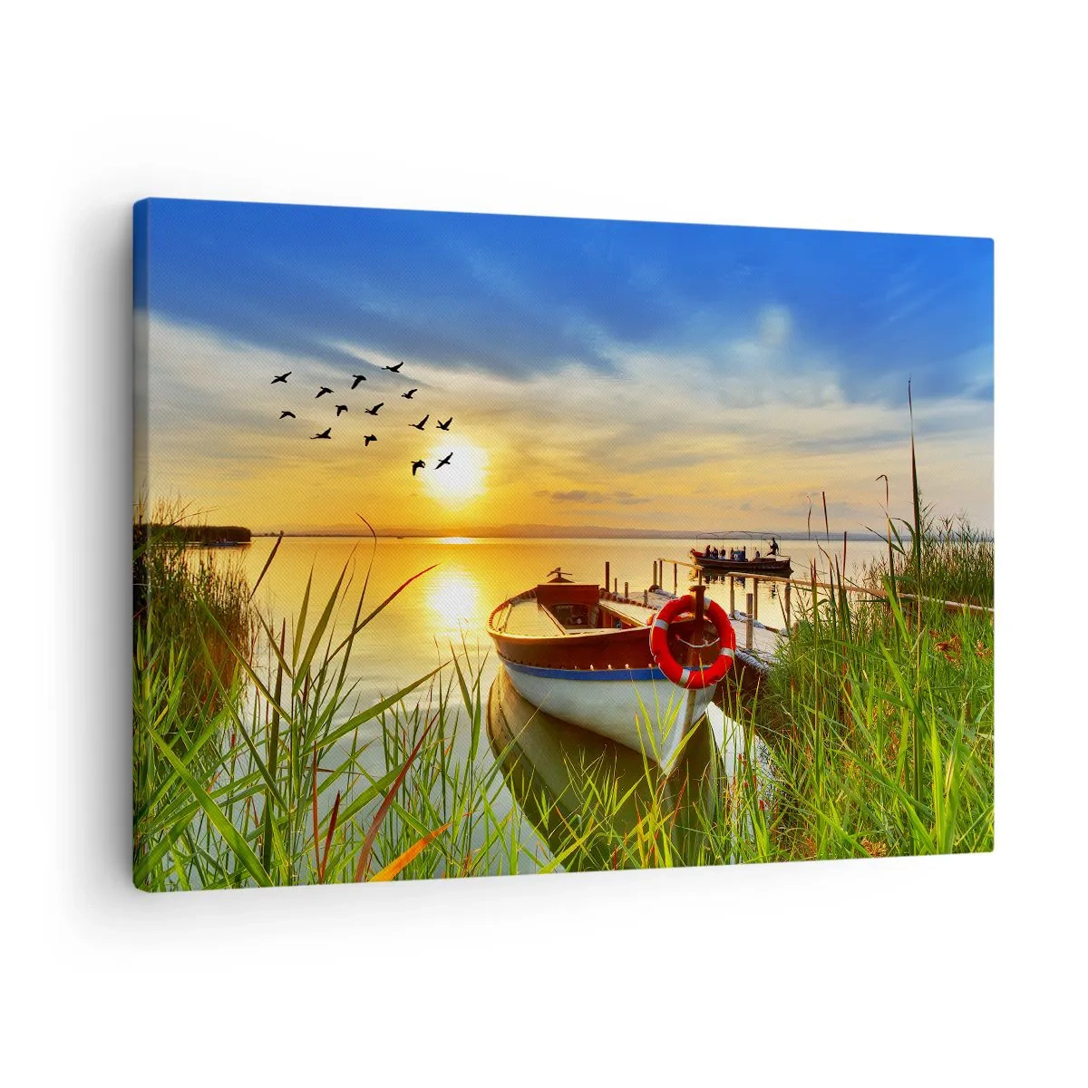 Lærredstryk - Billede på lærred - En båd på bredden af en sø ved solnedgang - 70x50cm - Skarverne er allerede på vej væk - Moderne vægdekoration til stue og soveværelse ARTTOR