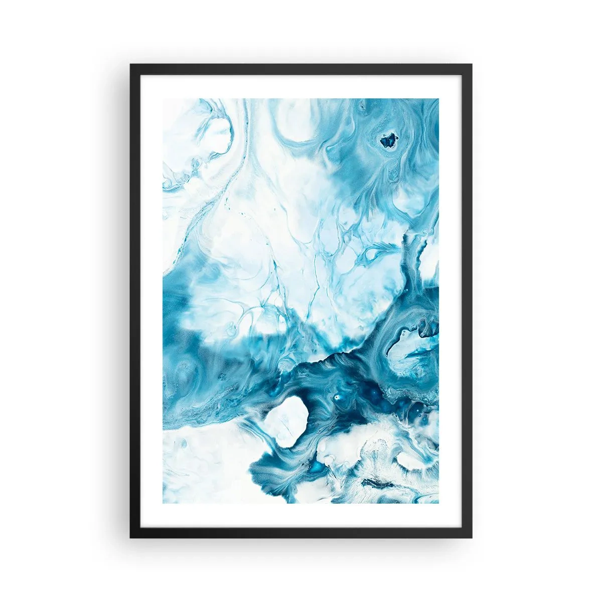 Plakat i sort ramme - Abstrakt komposition i nuancer af blå og hvid - 50x70cm - Blå koncert - Moderne vægdekoration til stue og soveværelse ARTTOR