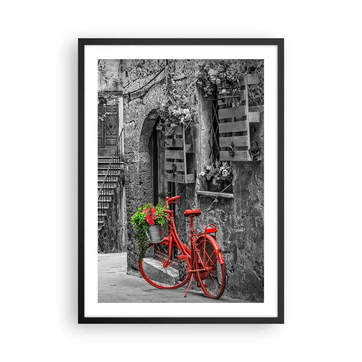 Plakat i sort ramme - En rød cykel med blomster i en smal gade - 50x70cm - Toscansk vej - Moderne vægdekoration til stue og soveværelse ARTTOR