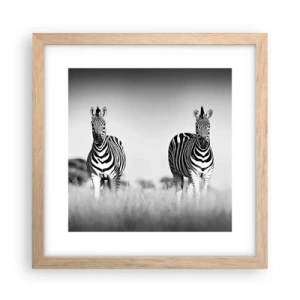 Plakat i ramme af lyst egetræ - Og alligevel er verden sort og hvid - 30x30 cm