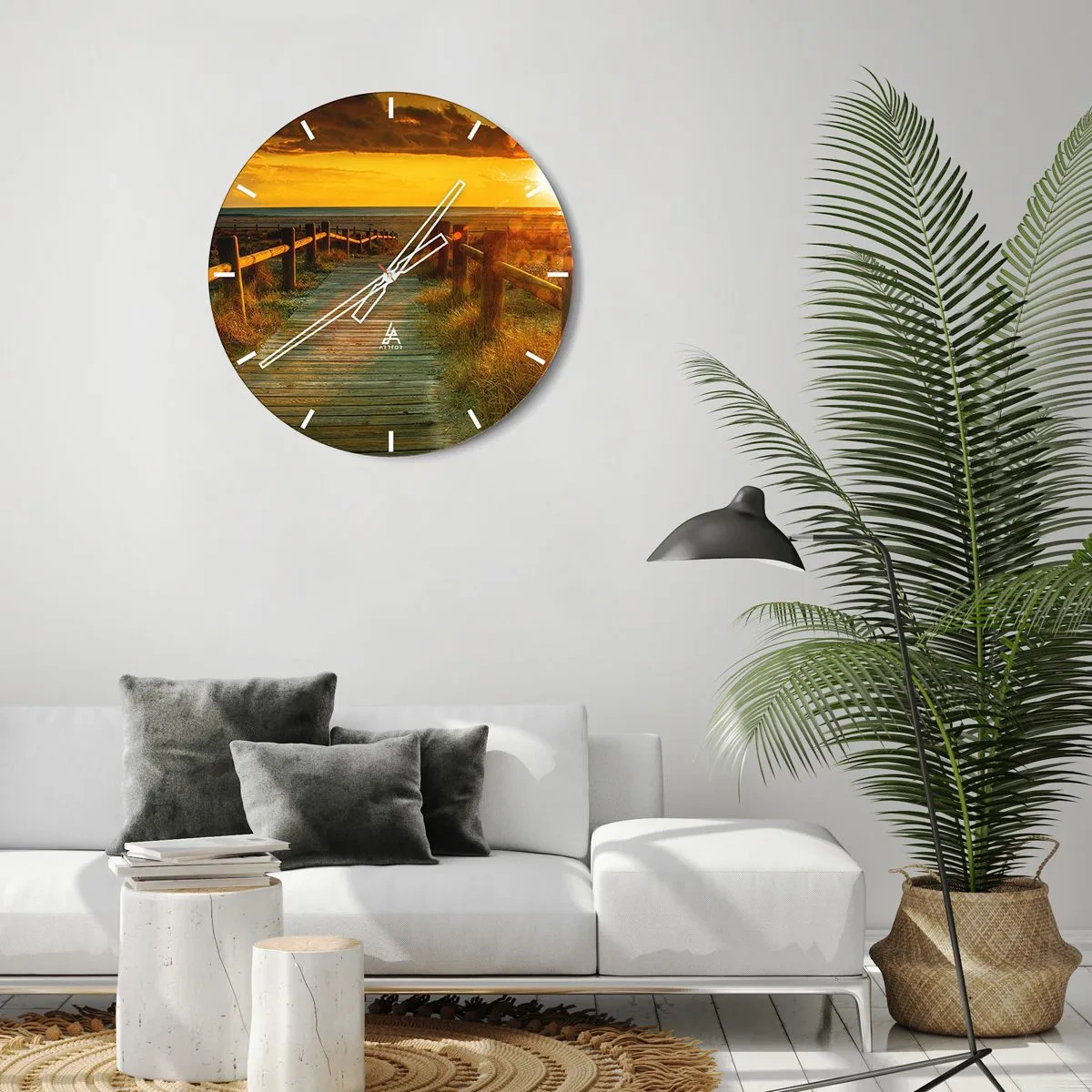 Vægur, Uret - Solnedgang over træstien - 30x30cm - Badet i gammelt guld - Moderne vægdekoration til stue, køkken og soveværelse ARTTOR