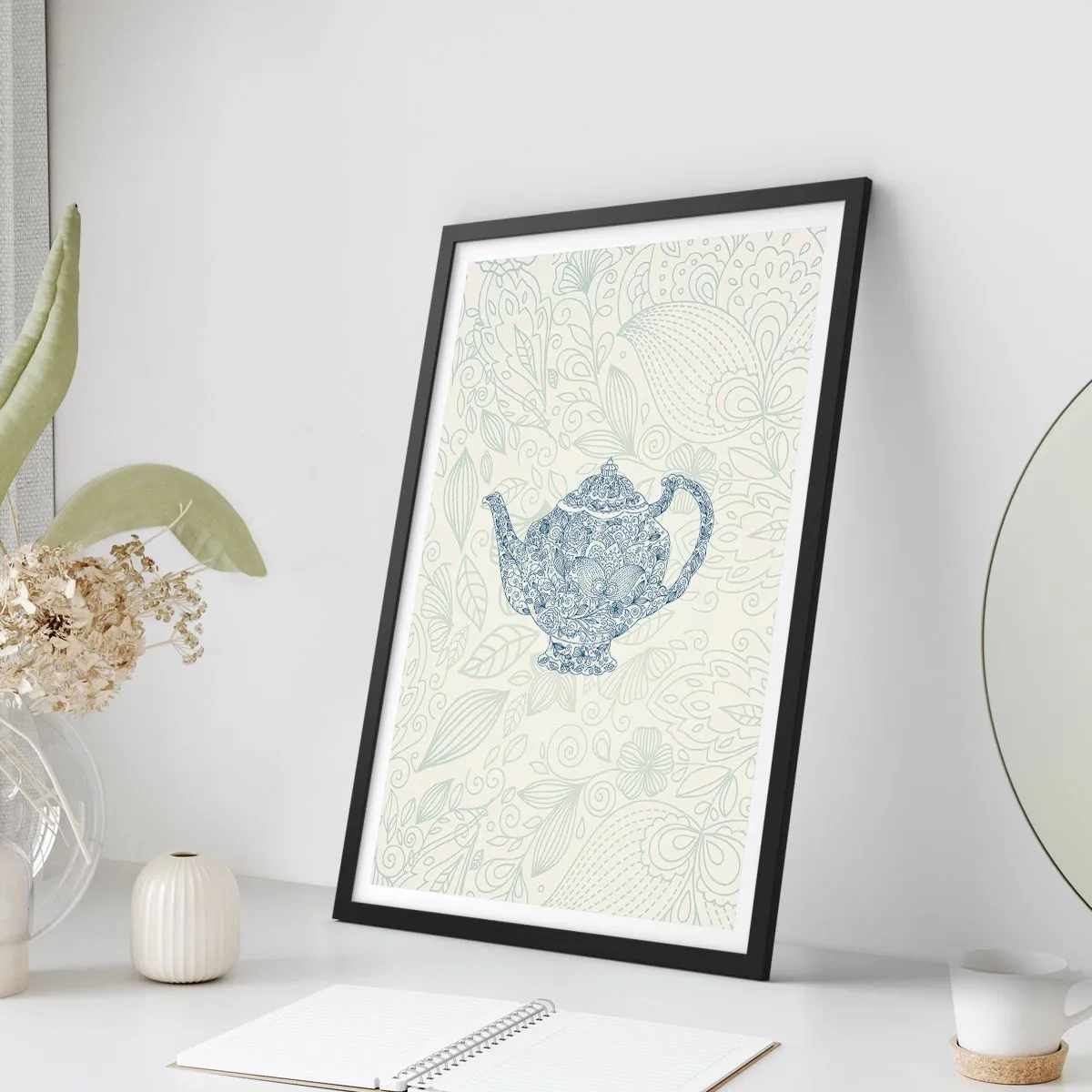 Plakat i sort ramme - En dekorativ illustration af en tekande med et diskret mønster på en lys baggrund. - 50x70cm - Teens charme - Moderne vægdekoration til stue og soveværelse ARTTOR