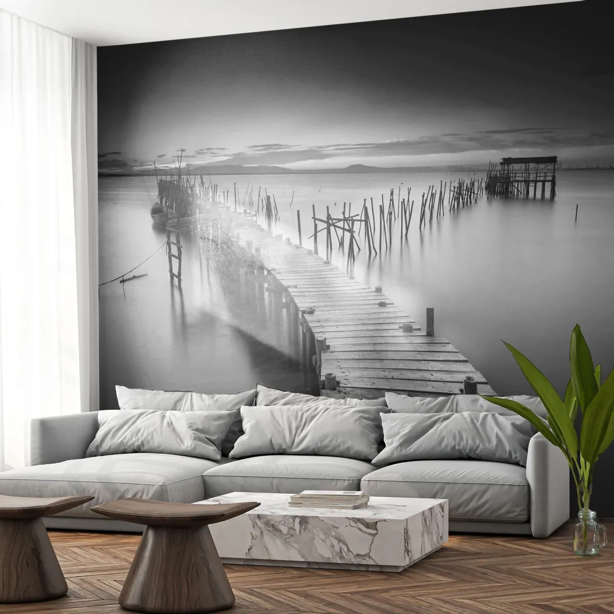 Fototapet Premium Sand - Stilheden fra en glemt kyst - Landskab, Sø, træbro - 100x70 cm