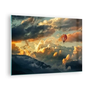 Billede på glas - En ballon, der svæver over bjergene blandt skyerne ved solnedgang - 70x50cm - Jeg går, fordi jeg vil - Moderne vægdekoration til stue og soveværelse ARTTOR